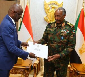الرئيس الموريتاني يعلن خطوة مهمة تجاه السودان